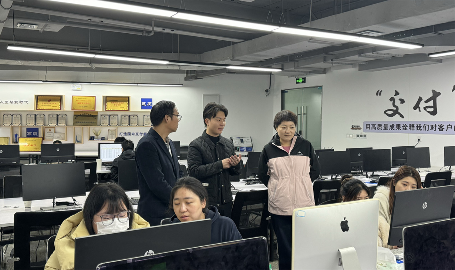 計算機與軟件工程學院深入開展訪企拓崗活動，助力數字內容制作服務行業人才培養